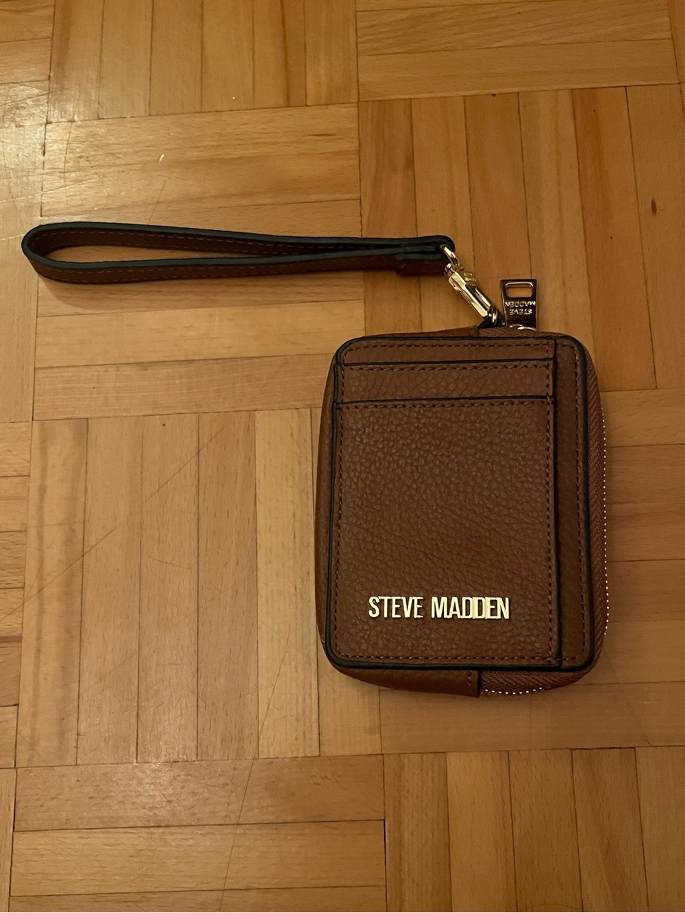 STEVE MADDEN Brown Pebbled Leather Wristlet Card Holder